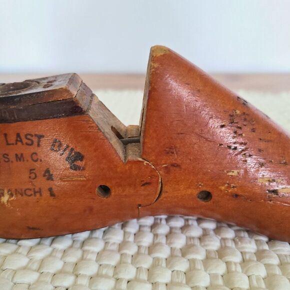 Vintage Child's 1954 Wooden Shoe Form 11.5B Junior Shoemaker Mold USMC Primitive - Picture 4 of 15
